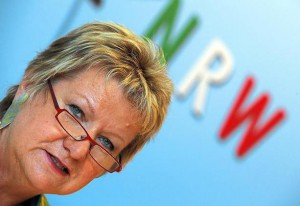 Der-Blick-ins-neue-Schuljahr-Ministerin-Loehrmann-will-ueberzaehlige-Lehrerstellen-nicht-einsparen_image_630_420f_wn